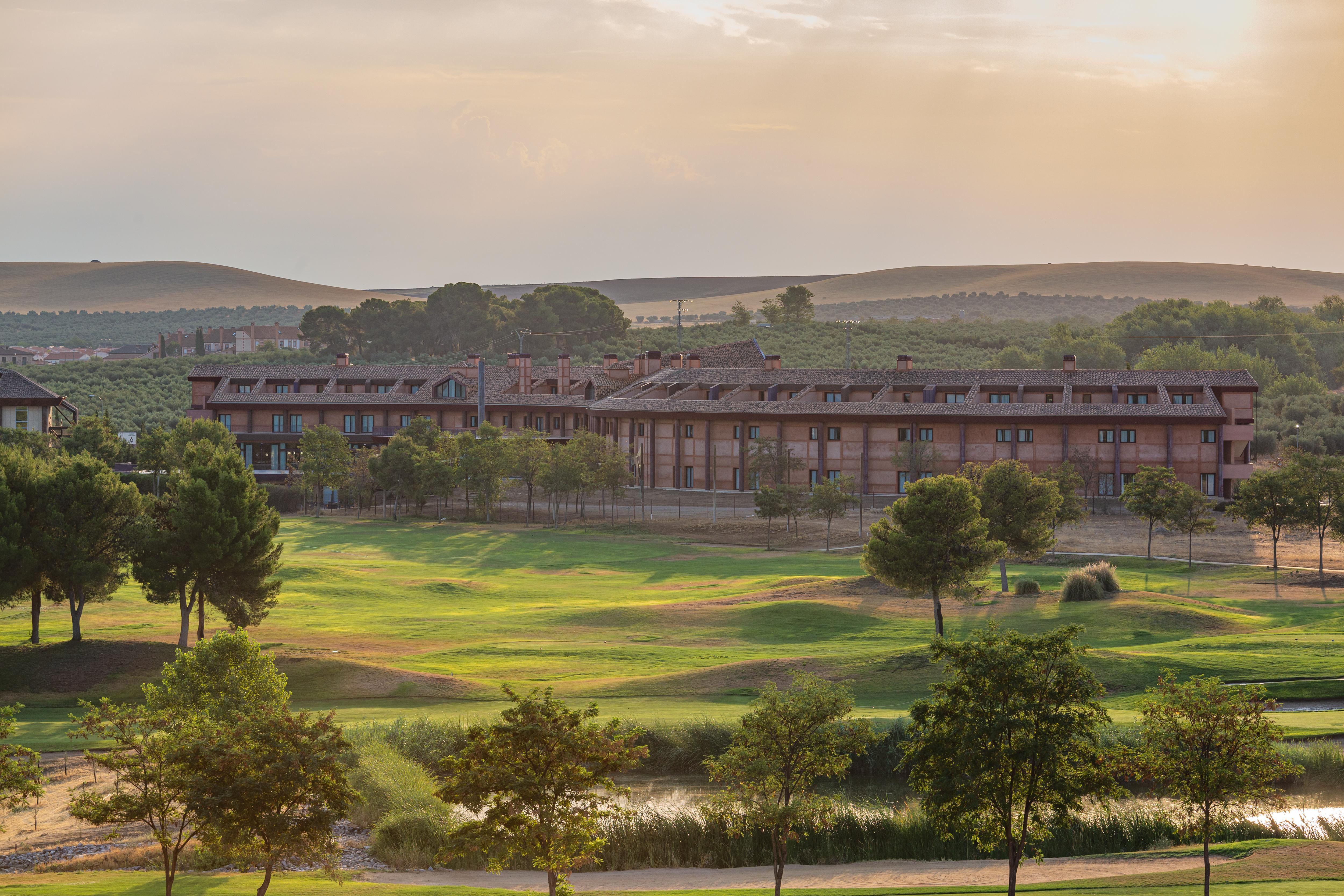 Exe Golf Hotel 4*